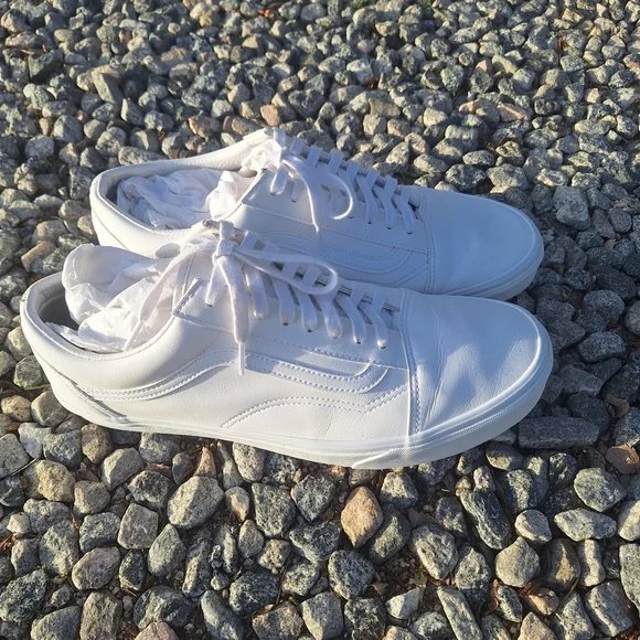 Vans Old Skool Classic All-White Men's Sneakers 12 - Picture 7 of 16